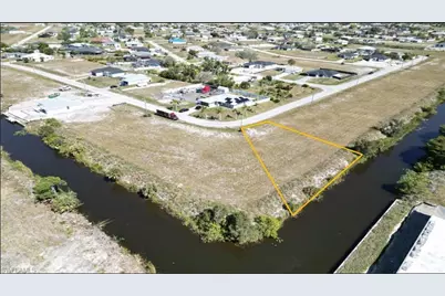 1902 NE 12th Ln, Cape Coral, FL 33909 - Photo 4