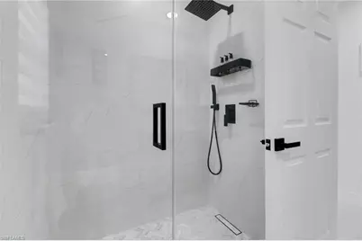 172 Plantation Cir, Naples, FL 34104 - Photo 18