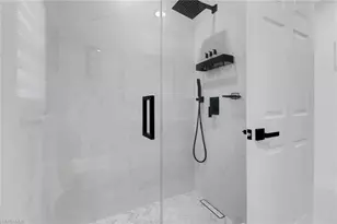 172 Plantation Cir, Naples, FL 34104 - Photo 18