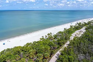 21 Bluebill Ave, Naples, FL 34108 - Photo 6