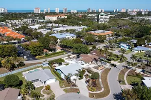 1036 Lake Shore Ct, Naples, FL 34103 - Photo 2