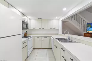 3368 Timberwood Cir, Naples, FL 34105 - Photo 6