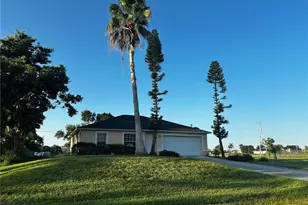 1926 NE 15th Ln, Cape Coral, FL 33909 - Photo 2