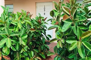 200 Turtle Lake Ct, Naples, FL 34105 - Photo 4