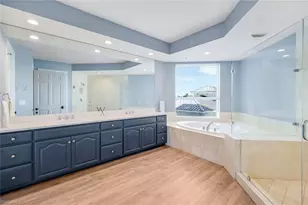 285 Grande Way, Naples, FL 34110 - Photo 32