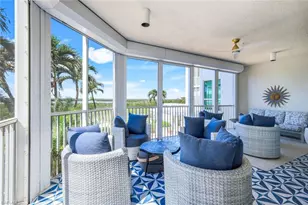 285 Grande Way, Naples, FL 34110 - Photo 2