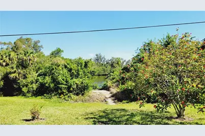 11 Shoreland Dr, Fort Myers, FL 33905 - Photo 4