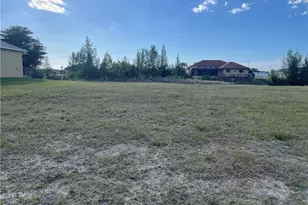 912 NE 1st Pl, Cape Coral, FL 33909 - Photo 1