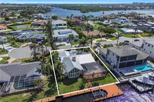 813 Cape View Dr, Fort Myers, FL 33919 - Photo 2