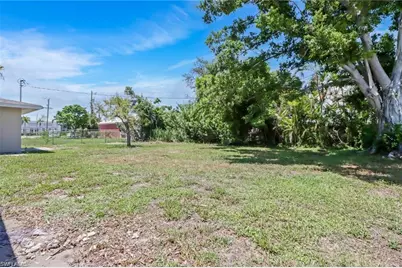 4325 SE 16th Pl, Cape Coral, FL 33904 - Photo 6