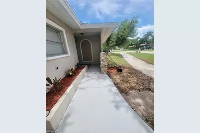 4325 SE 16th Pl, Cape Coral, FL 33904 - Photo 4