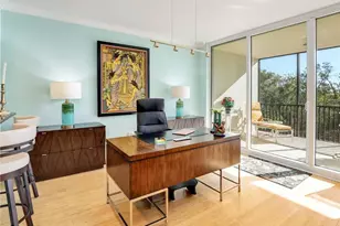 455 Cove Tower Dr, Naples, FL 34110 - Photo 10