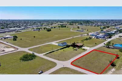 1069 NE 7th Ter, Cape Coral, FL 33909 - Photo 8