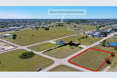 1069 NE 7th Ter, Cape Coral, FL 33909 - Photo 2