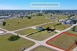 1069 NE 7th Terrace, Cape Coral, FL 33909 - Photo 2