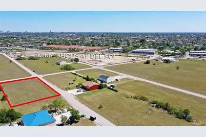 1069 NE 7th Ter, Cape Coral, FL 33909 - Photo 4