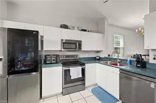 3627 Pine Oak Cir, Fort Myers, FL 33916 - Photo 8