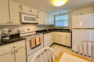 1900 Alamanda Dr, Naples, FL 34102 - Photo 14