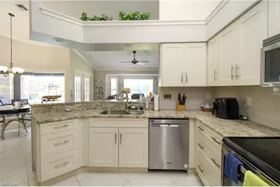 333 Wentworth Ct, Naples, FL 34104 - Photo 10