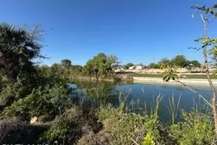 1812 NE 13th Pl, Cape Coral, FL 33909 - Photo 2