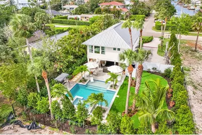 1437 Sandpiper St, Naples, FL 34102 - Photo 2