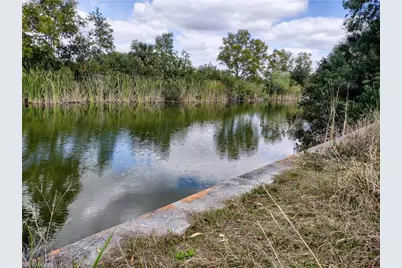 2105 NE 27th St, Cape Coral, FL 33909 - Photo 8