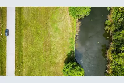 2105 NE 27th St, Cape Coral, FL 33909 - Photo 2