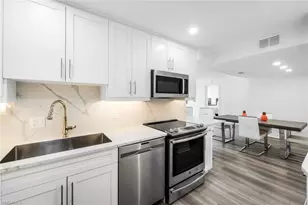 4005 Gulf Shore Blvd N, Naples, FL 34103 - Photo 14