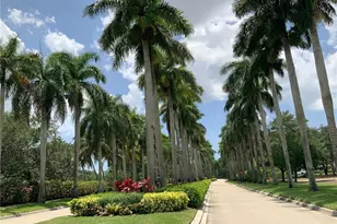 2817 Tiburon Blvd E, Naples, FL 34109 - Photo 4