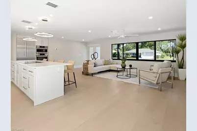 518 Cypress Way E, Naples, FL 34110 - Photo 10