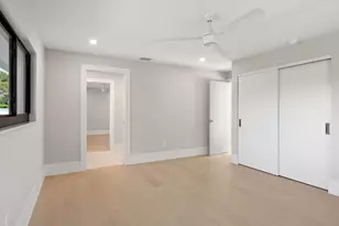 518 Cypress Way E, Naples, FL 34110 - Photo 24