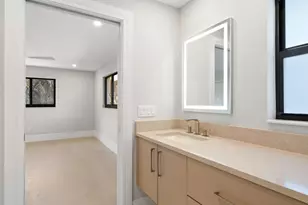518 Cypress Way E, Naples, FL 34110 - Photo 26