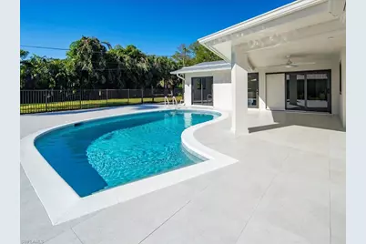 518 Cypress Way E, Naples, FL 34110 - Photo 6