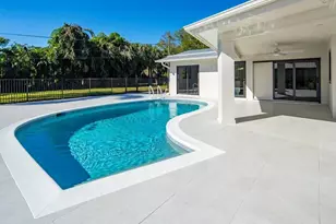 518 Cypress Way E, Naples, FL 34110 - Photo 6