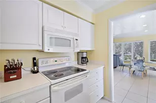 286 4th St S, Naples, FL 34102 - Photo 8