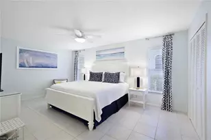 286 4th St S, Naples, FL 34102 - Photo 14