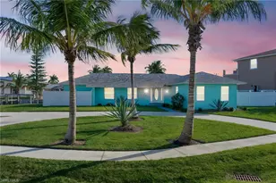 1131 Fern Ct, Marco Island, FL 34145 - Photo 2