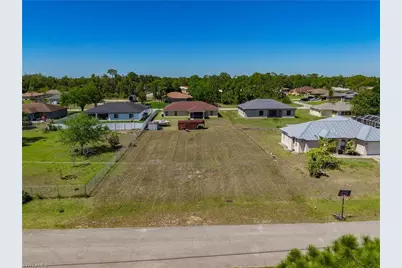 909 Adeline Ave, Lehigh Acres, FL 33971 - Photo 8