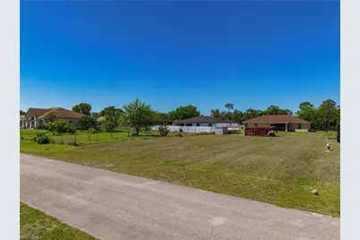 909 Adeline Ave, Lehigh Acres, FL 33971 - Photo 12