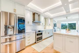 445 Cove Tower Dr, Naples, FL 34110 - Photo 6