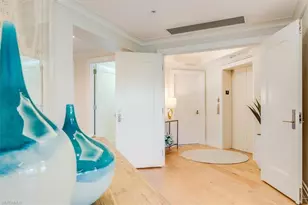 445 Cove Tower Dr, Naples, FL 34110 - Photo 4