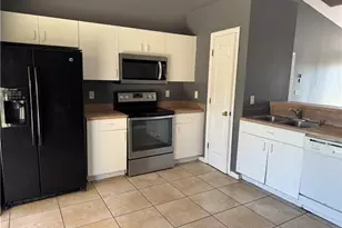 402 Banfield Pl, Lehigh Acres, FL 33974 - Photo 2