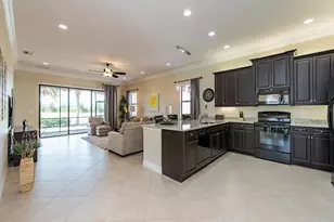 3326 Baltic Dr, Naples, FL 34119 - Photo 4