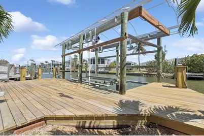 12 Nancy Ln, Fort Myers Beach, FL 33931 - Photo 22