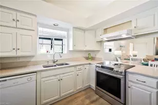 15350 Wimborne Ln, Naples, FL 34110 - Photo 12