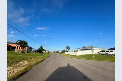 614 NE 12th St, Cape Coral, FL 33909 - Photo 6