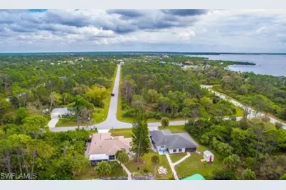 12253 Endicott Ln, Port Charlotte, FL 33953 - Photo 4