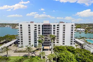 2400 Gulf Shore Blvd N, Naples, FL 34103 - Photo 30