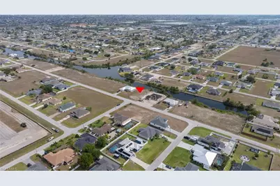 115 NW 19th Pl, Cape Coral, FL 33993 - Photo 8