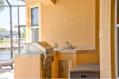525 SW 8th Ter, Cape Coral, FL 33991 - Photo 30